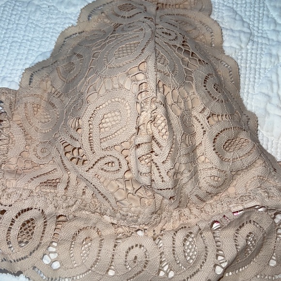 PINK Victoria’s Secret Lightly Lined Bra - Picture 2 of 6